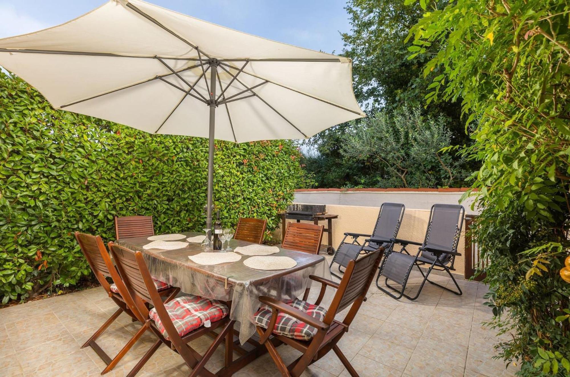 Apartment Buneta With Relaxing Outdoor Area Liznjan Bagian luar foto