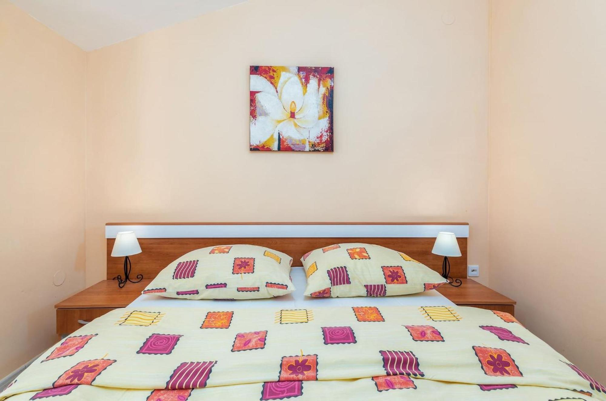 Apartment Buneta With Relaxing Outdoor Area Liznjan Bagian luar foto