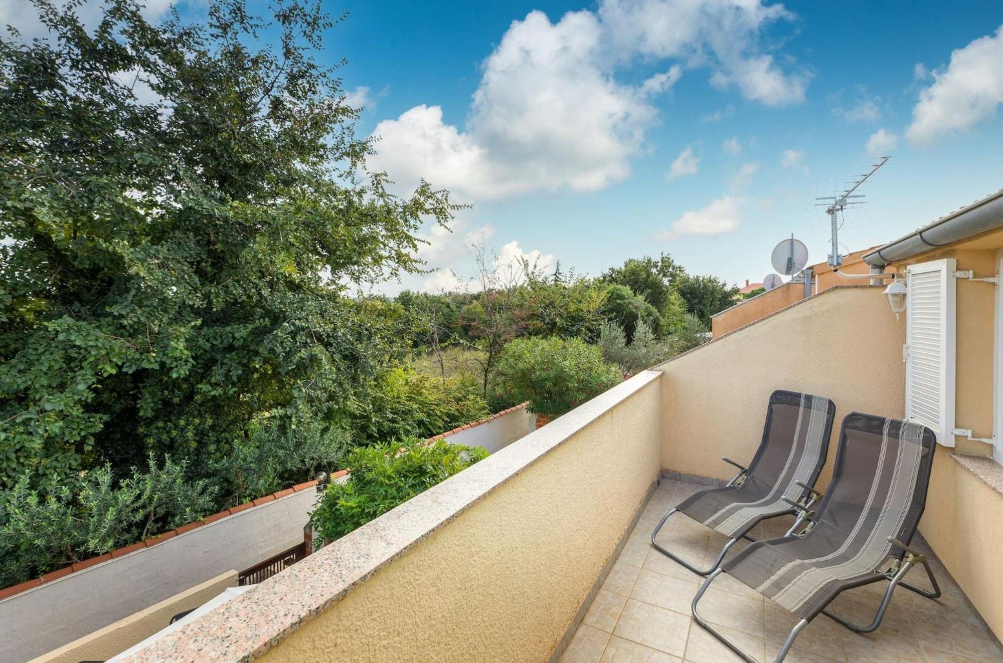Apartment Buneta With Relaxing Outdoor Area Liznjan Bagian luar foto